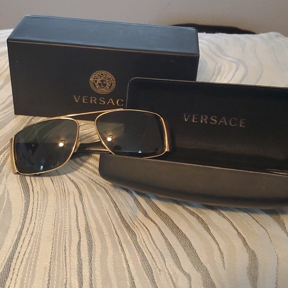 Versace Men's Sunglasses Polarized - Picture 1 of 4